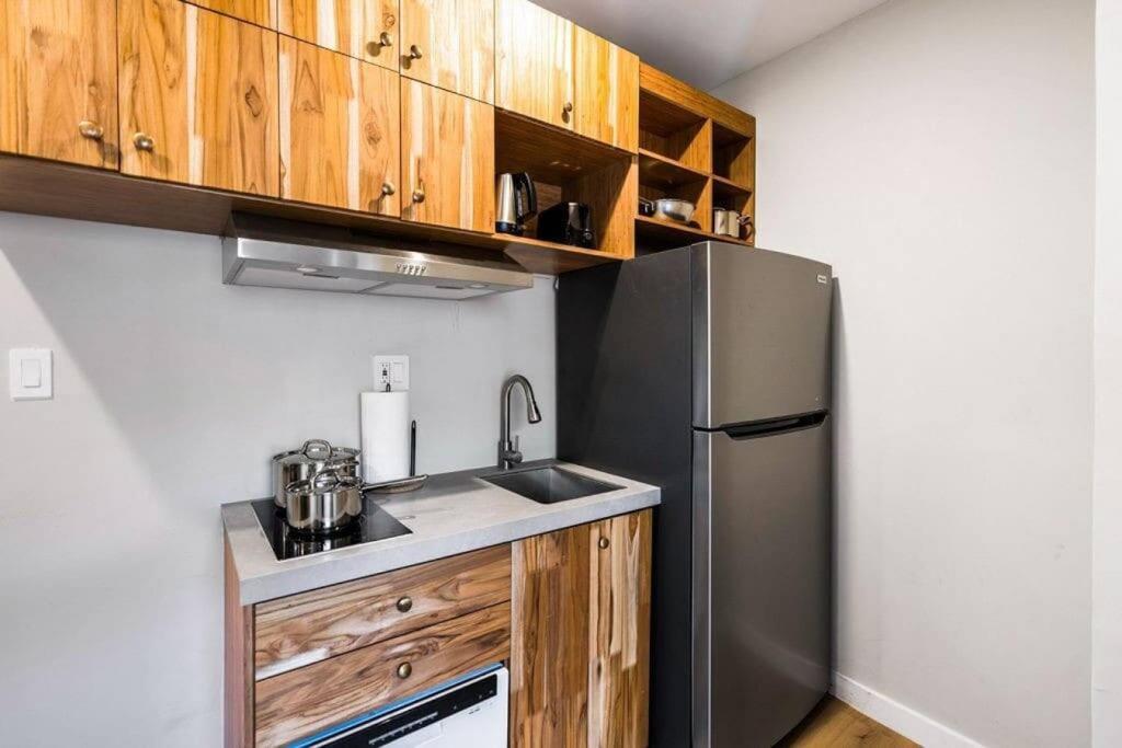Modern With Self Check-in Apartment